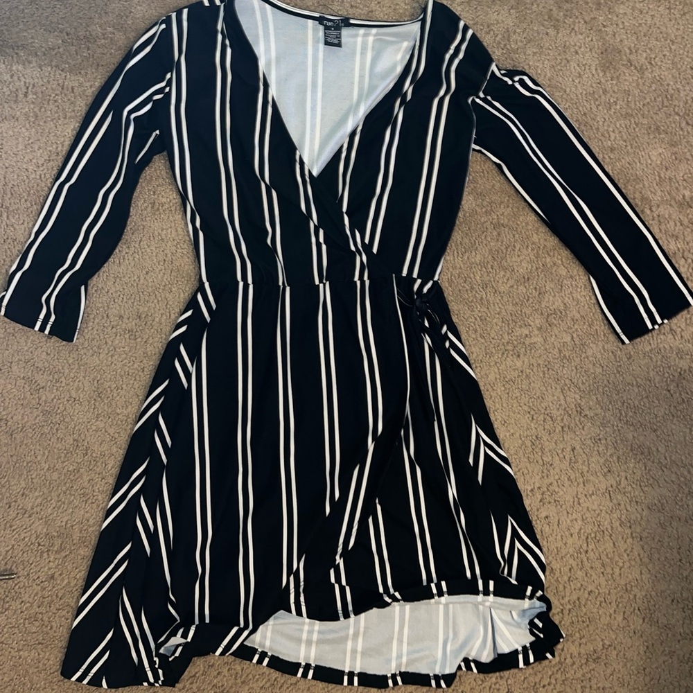 Rue 21 B/W striped dress size S